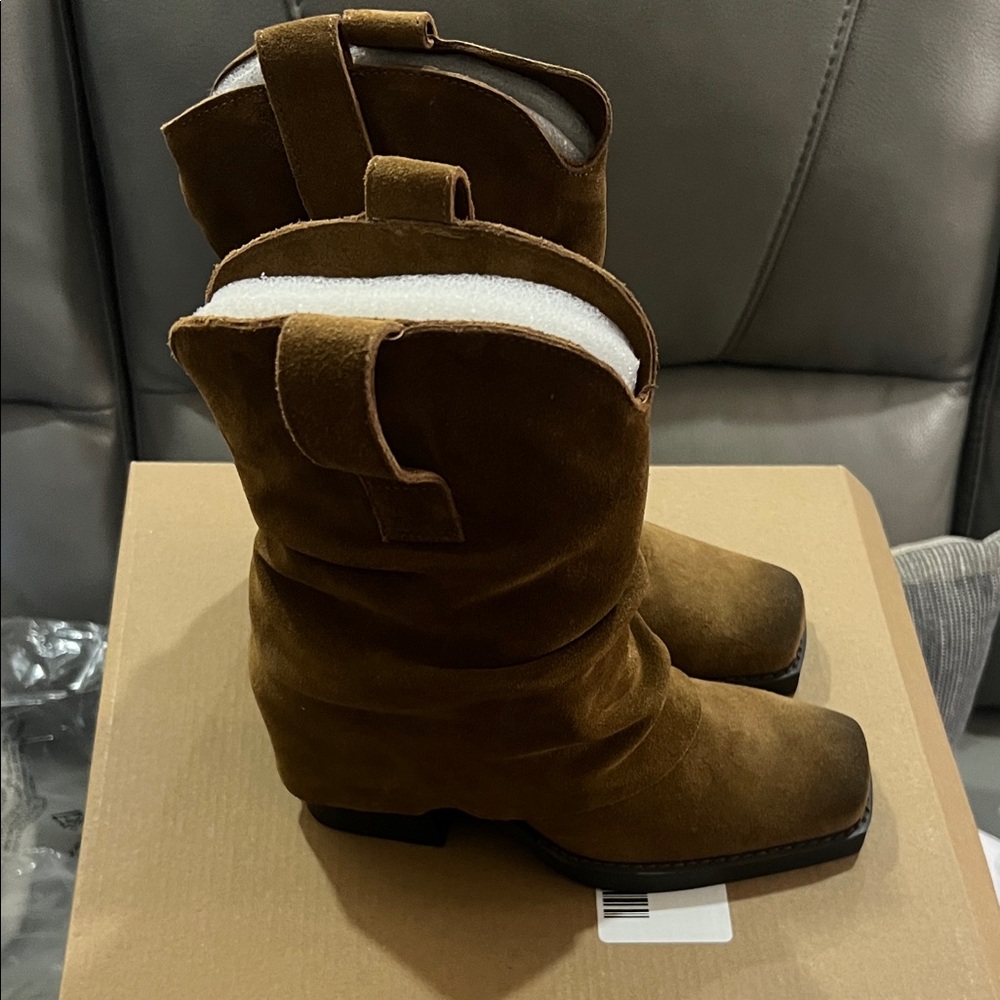 Steve Madden Tan Suede Heeled Boots - Picture 2 of 4